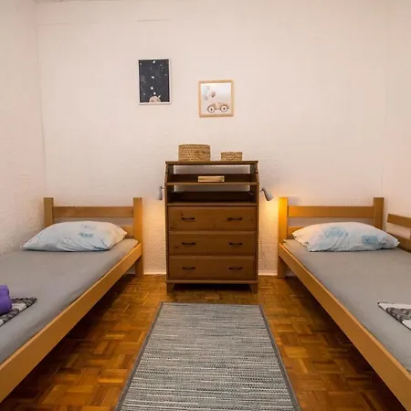 Vakantiehuis House The Safe Space Garden *